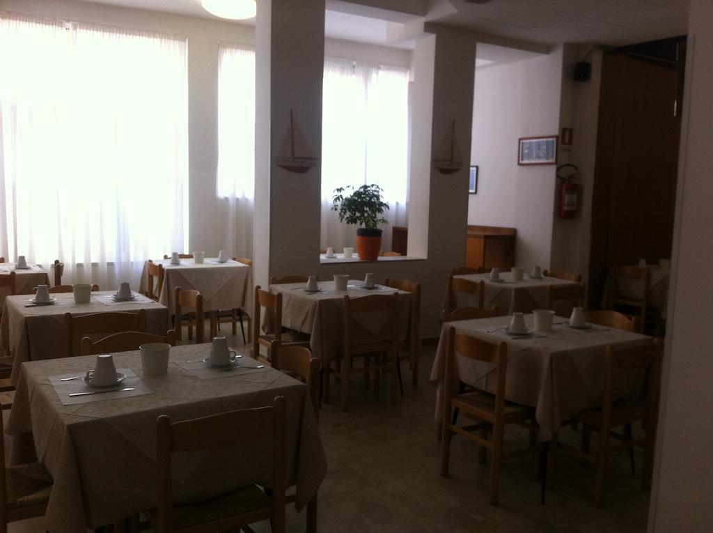 Oxford Hotell Rimini Exteriör bild